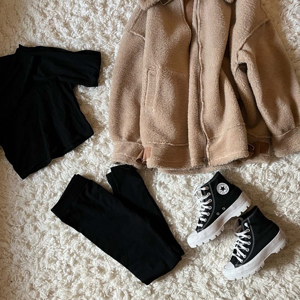 ✨Missguided Oversized Aviator jacket✨